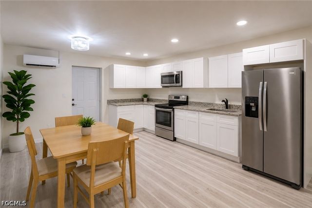 2222 Unity AVE, Fort Myers, FL 33901