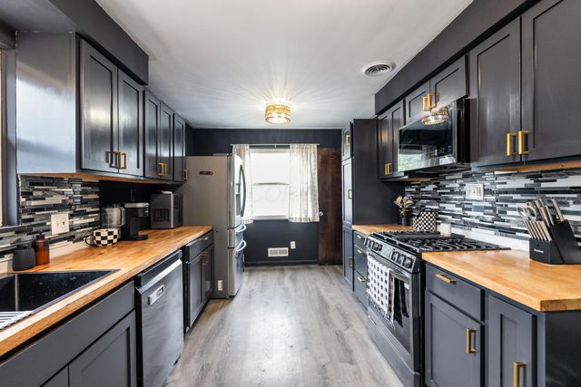 390 Topsfield Road, Columbus, OH 43228