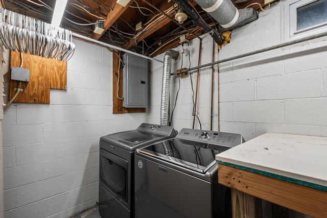 390 Topsfield Road, Columbus, OH 43228