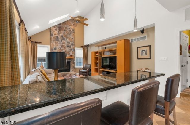 15 Providence Dr, Raritan Twp., NJ 08822