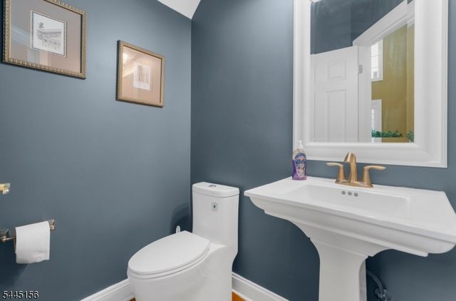 15 Providence Dr, Raritan Twp., NJ 08822