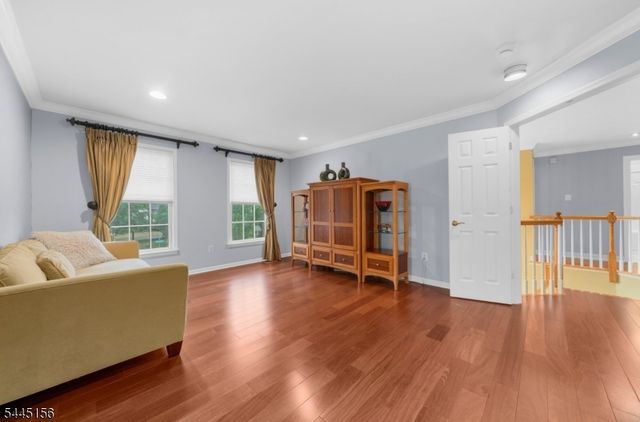 15 Providence Dr, Raritan Twp., NJ 08822