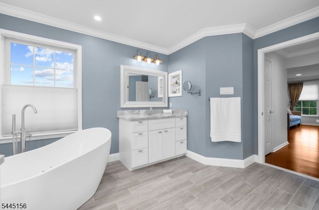 15 Providence Dr, Raritan Twp., NJ 08822