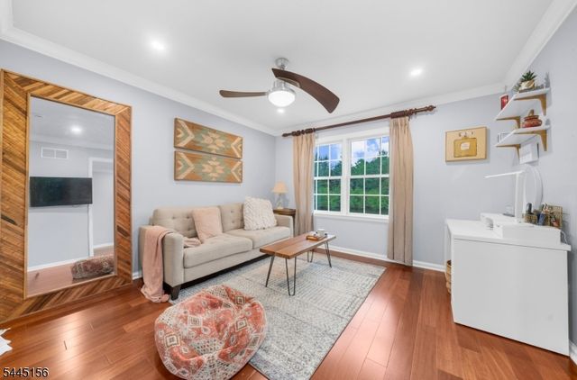 15 Providence Dr, Raritan Twp., NJ 08822