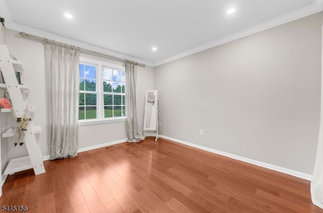 15 Providence Dr, Raritan Twp., NJ 08822