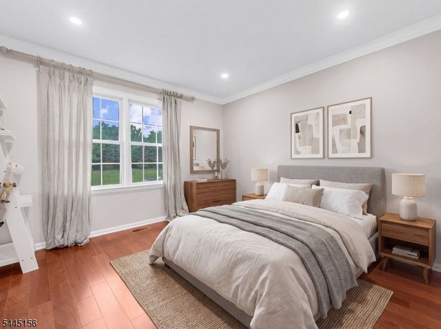 15 Providence Dr, Raritan Twp., NJ 08822