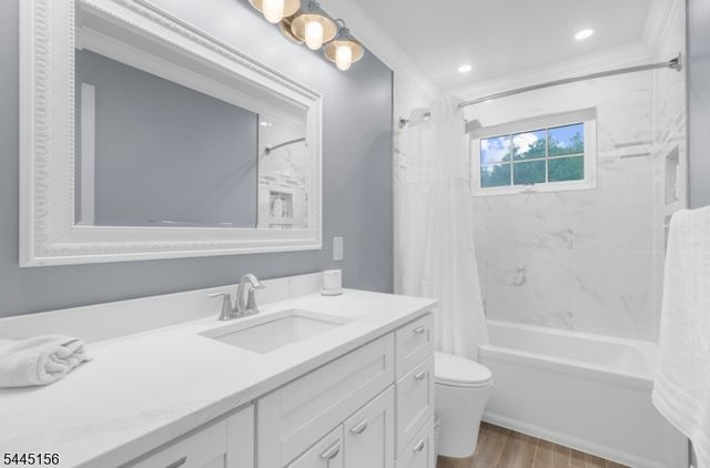 15 Providence Dr, Raritan Twp., NJ 08822