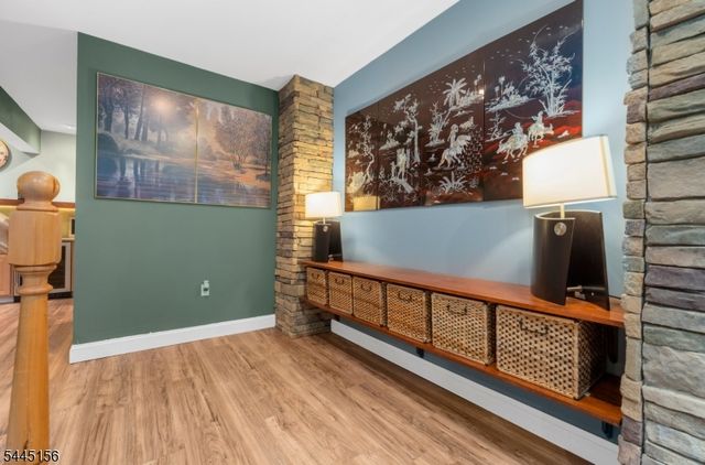 15 Providence Dr, Raritan Twp., NJ 08822