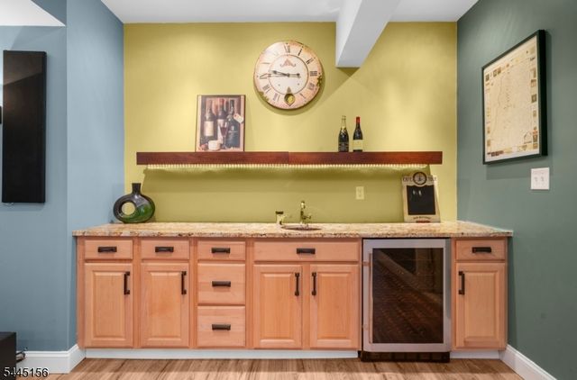 15 Providence Dr, Raritan Twp., NJ 08822