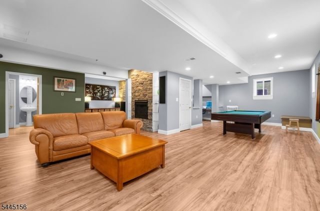 15 Providence Dr, Raritan Twp., NJ 08822
