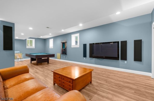 15 Providence Dr, Raritan Twp., NJ 08822