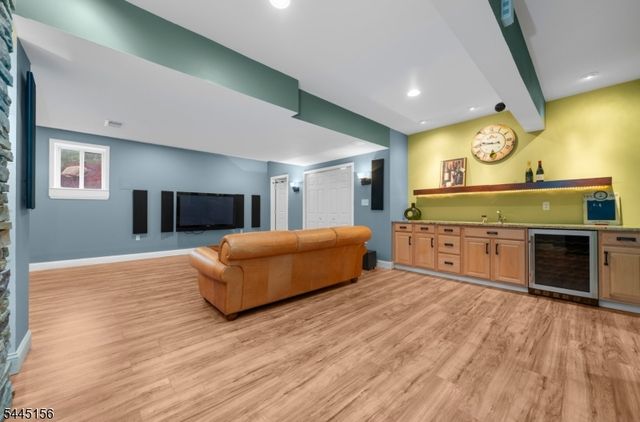15 Providence Dr, Raritan Twp., NJ 08822