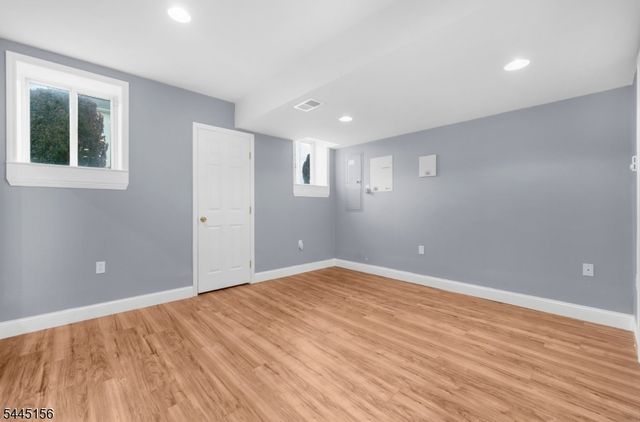 15 Providence Dr, Raritan Twp., NJ 08822