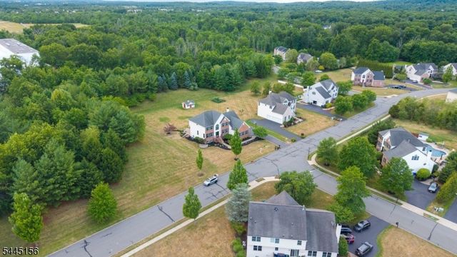 15 Providence Dr, Raritan Twp., NJ 08822