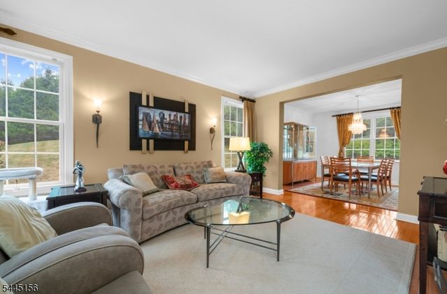 15 Providence Dr, Raritan Twp., NJ 08822