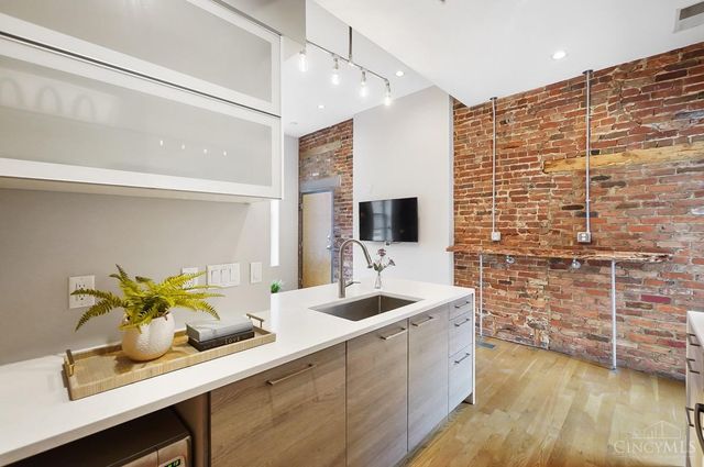18 W Thirteenth Street, Cincinnati, OH 45202