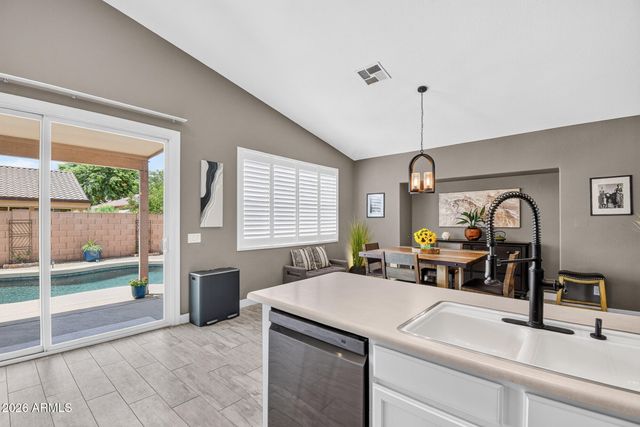6693 W IVANHOE Street, Chandler, AZ 85226