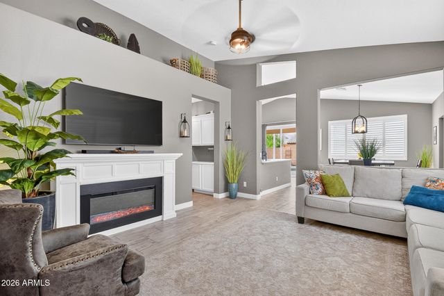 6693 W IVANHOE Street, Chandler, AZ 85226