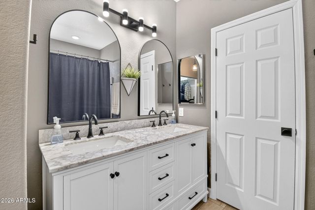 6693 W IVANHOE Street, Chandler, AZ 85226