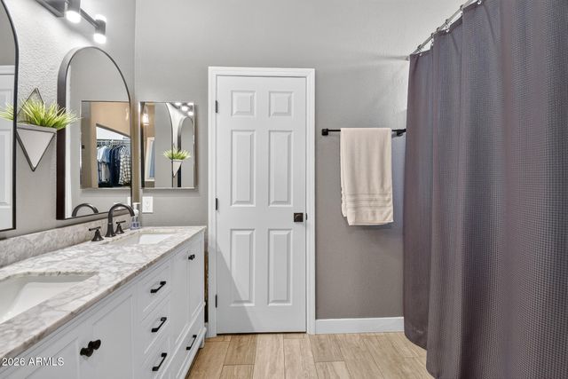 6693 W IVANHOE Street, Chandler, AZ 85226