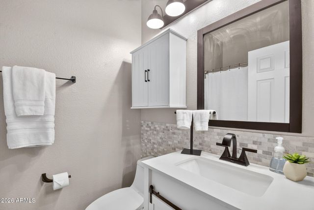 6693 W IVANHOE Street, Chandler, AZ 85226