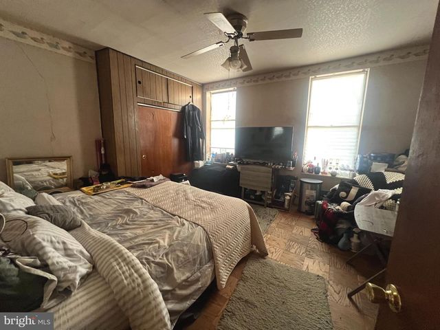 2441 CARPENTER ST, Philadelphia, PA 19146