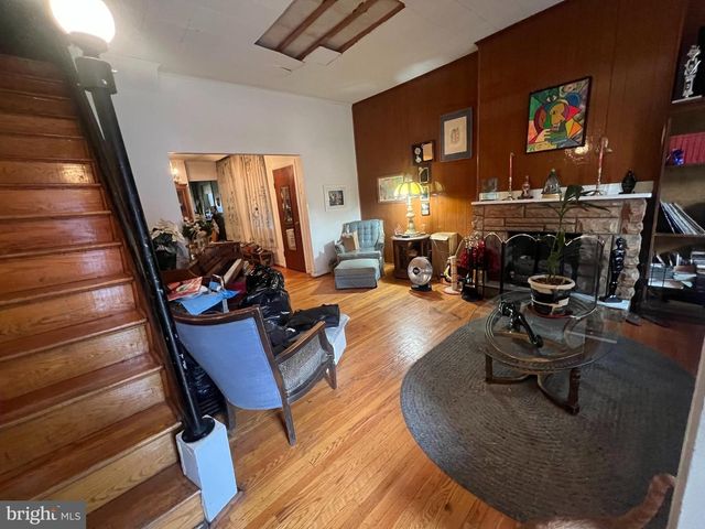 2441 CARPENTER ST, Philadelphia, PA 19146