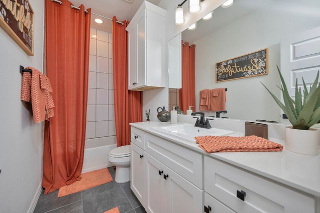 4204 Hacienda Parkway, Joshua, TX 76058