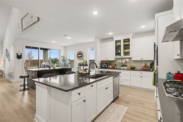 4204 Hacienda Parkway, Joshua, TX 76058