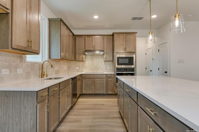 12830 Hill Plains Dr., Schertz, TX 78154