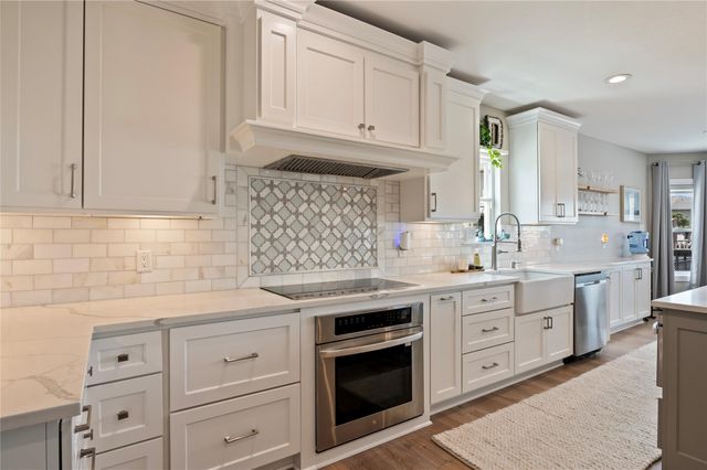 1507 Tiki Drive, Tiki Island, TX 77554