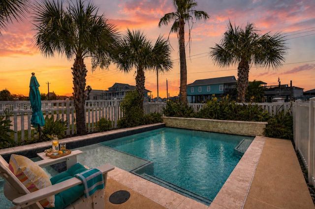 1507 Tiki Drive, Tiki Island, TX 77554