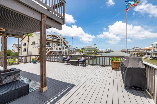 1507 Tiki Drive, Tiki Island, TX 77554