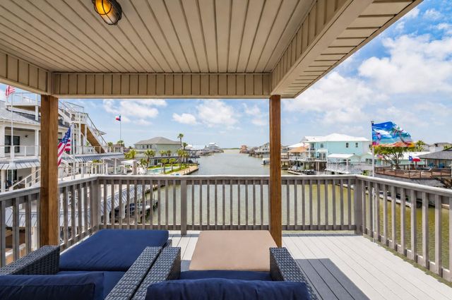 1507 Tiki Drive, Tiki Island, TX 77554