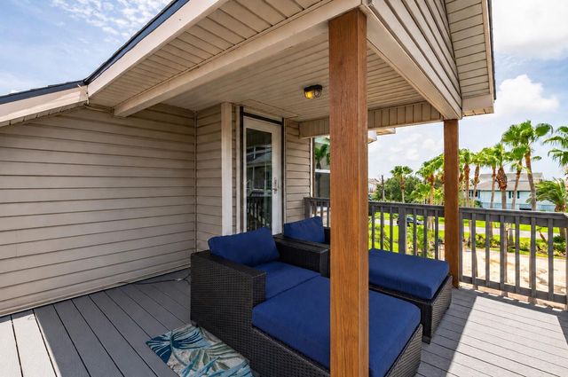 1507 Tiki Drive, Tiki Island, TX 77554