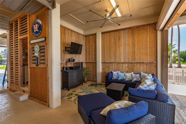 1507 Tiki Drive, Tiki Island, TX 77554