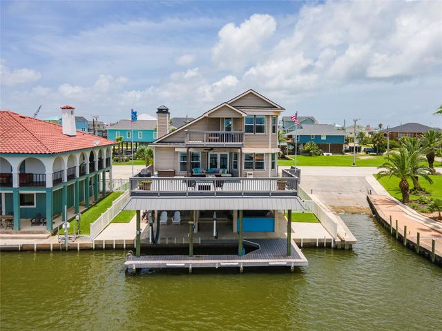 1507 Tiki Drive, Tiki Island, TX 77554