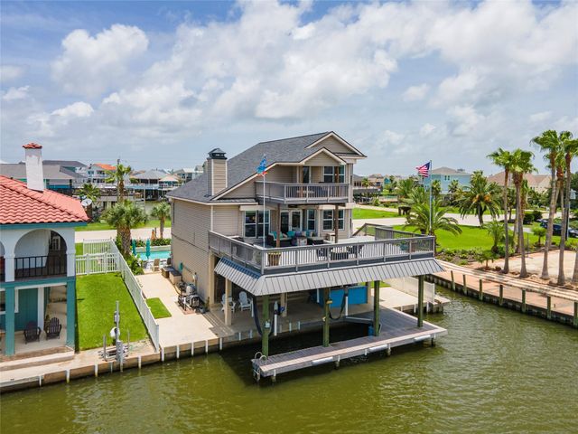 1507 Tiki Drive, Tiki Island, TX 77554