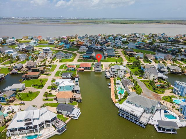 1507 Tiki Drive, Tiki Island, TX 77554