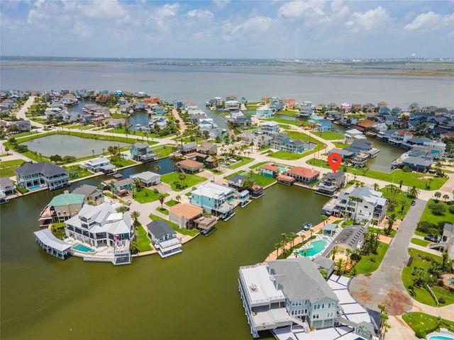 1507 Tiki Drive, Tiki Island, TX 77554