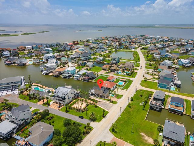 1507 Tiki Drive, Tiki Island, TX 77554