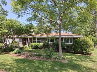 121 N PARKSIDE Avenue, Glen Ellyn, IL 60137
