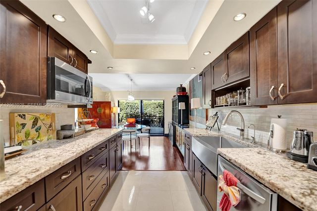 403 Dunwoody Lane 38, Hollywood, FL 33021