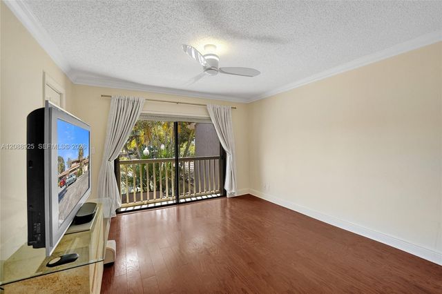 403 Dunwoody Lane 38, Hollywood, FL 33021