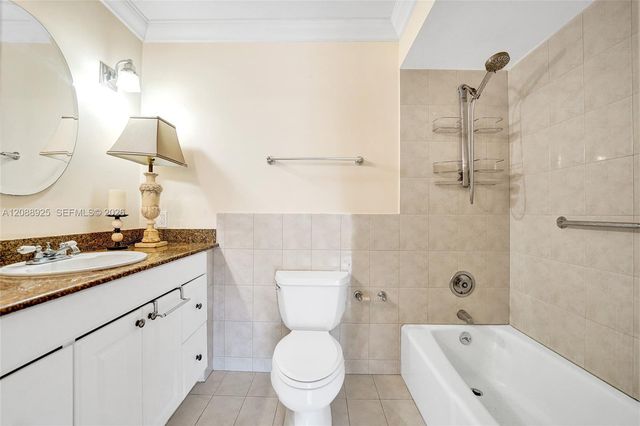403 Dunwoody Lane 38, Hollywood, FL 33021