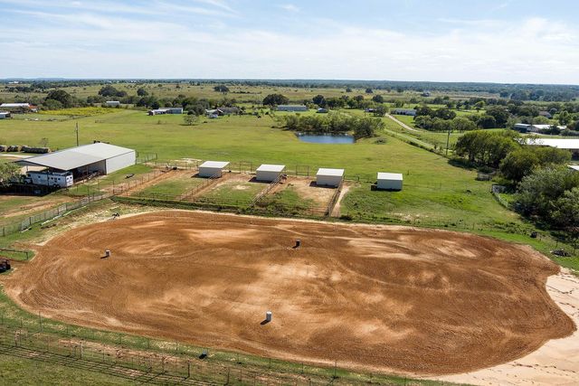 2542 Witter RD, Lockhart, TX 78644