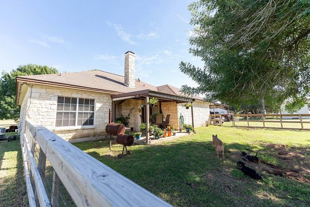 2542 Witter RD, Lockhart, TX 78644