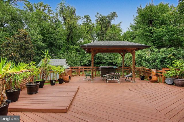 8901 LAGRANGE ST, Lorton, VA 22079