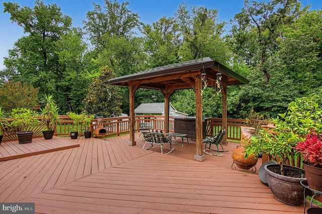 8901 LAGRANGE ST, Lorton, VA 22079