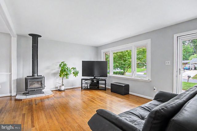 8901 LAGRANGE ST, Lorton, VA 22079